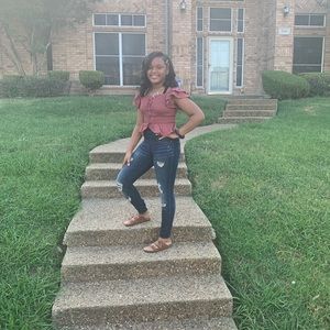 Meet your Posher, Amirkah